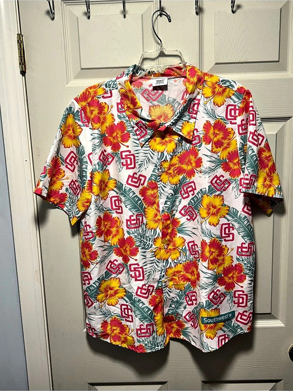 BDA Sports Floral Short Sleeve Shirt Size Large